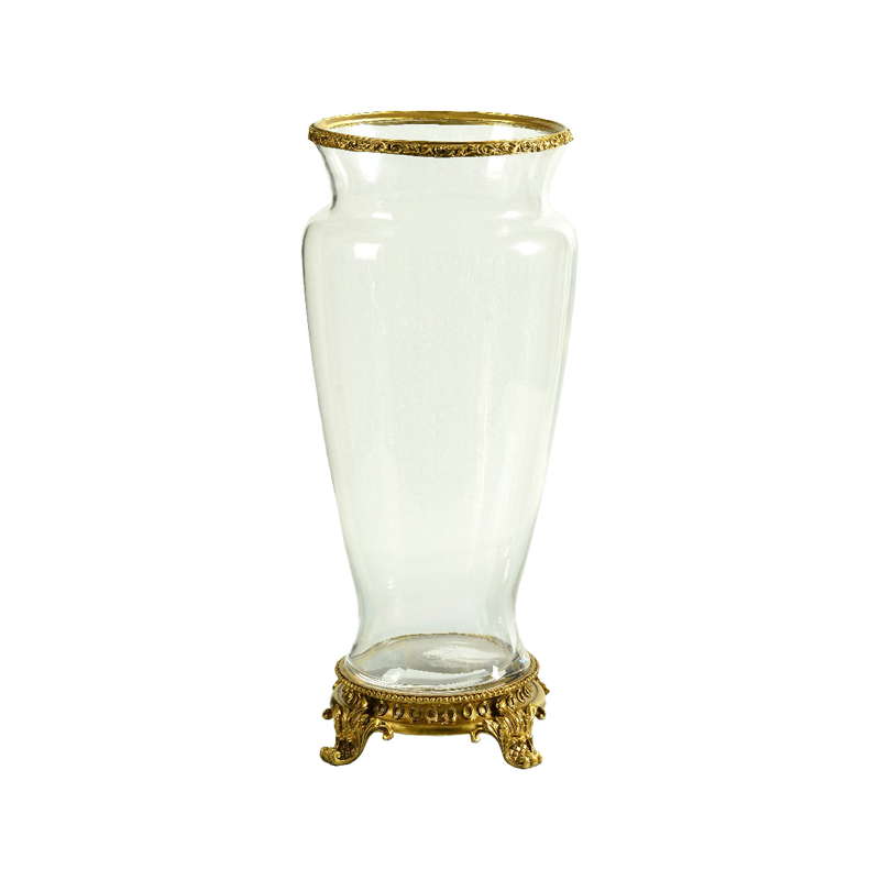 Beautifully decorated in classical style with clear crystal glass bud vases with antique luxury brass vases